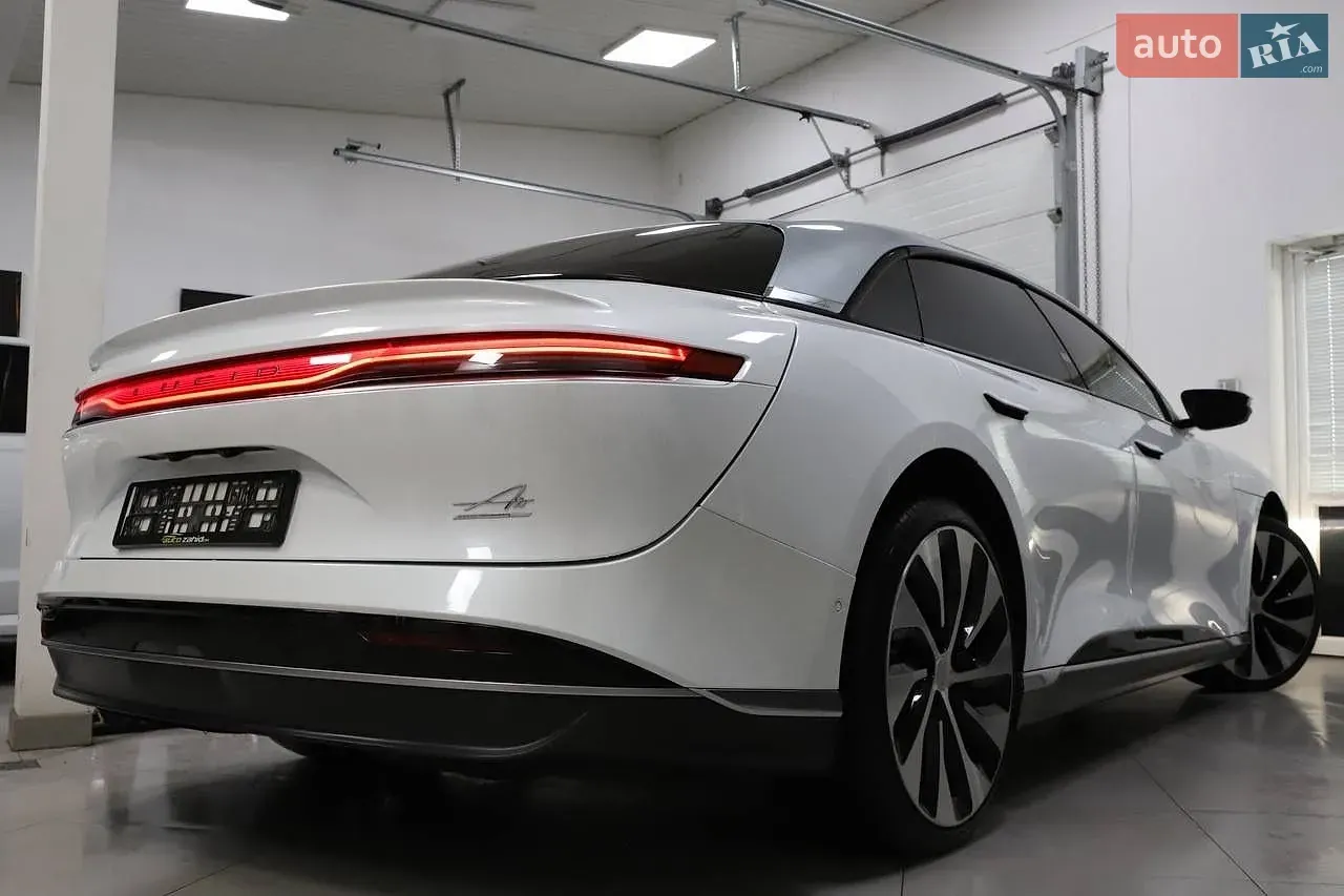 Lucid Air 2022 photo 3