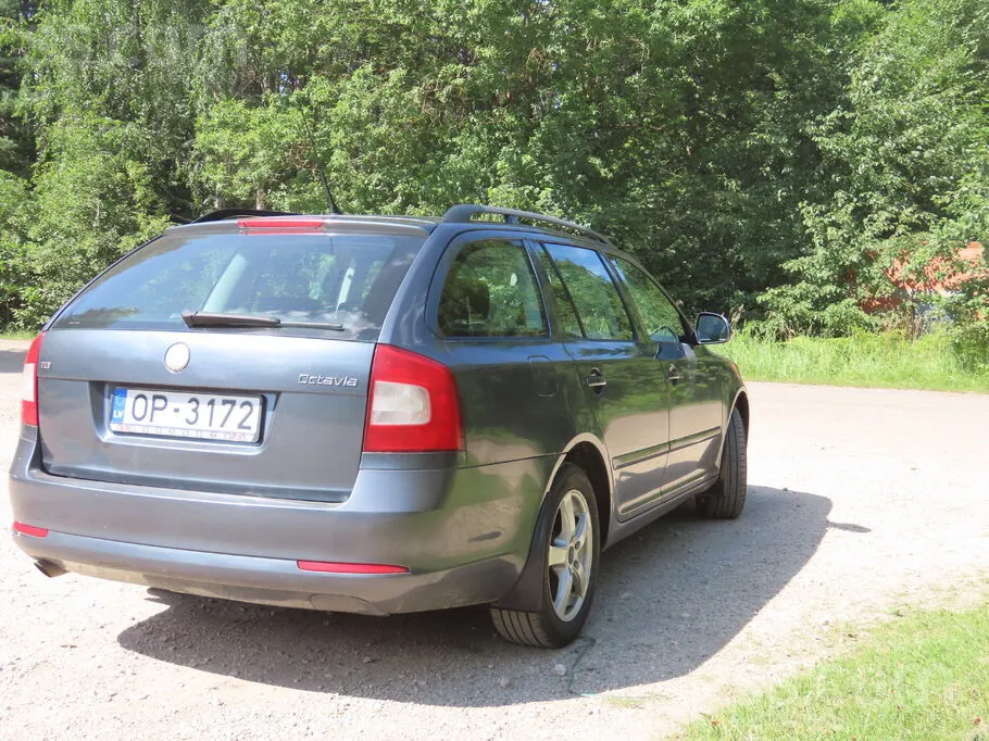 Skoda Octavia 2009 photo 3