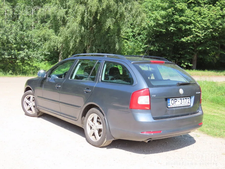Skoda Octavia 2009 photo 2