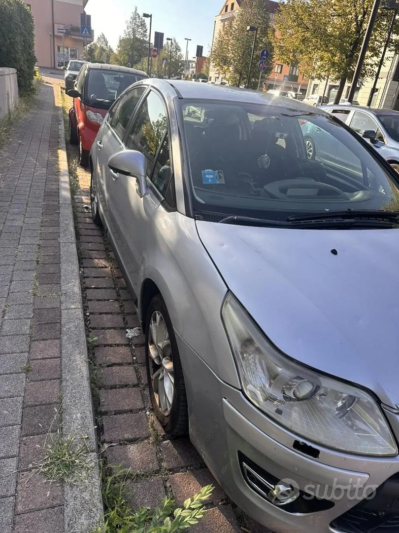 Citroen C4 2009 photo 2