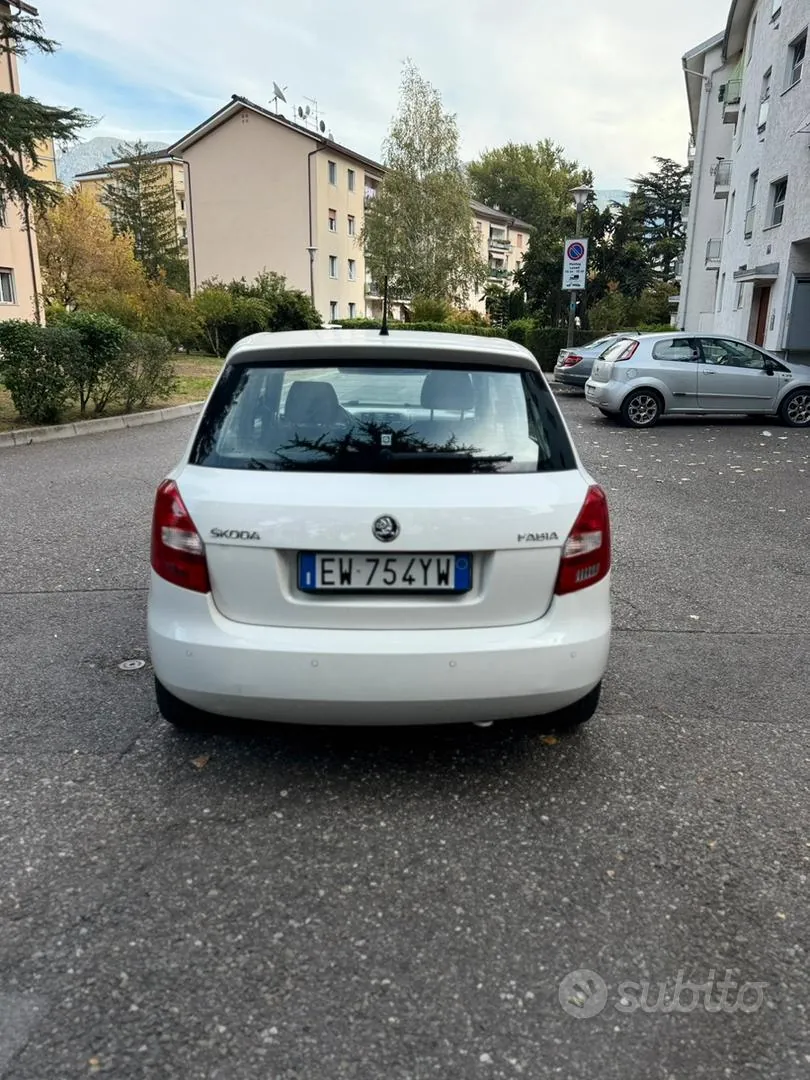 Skoda Fabia 2014 photo 4