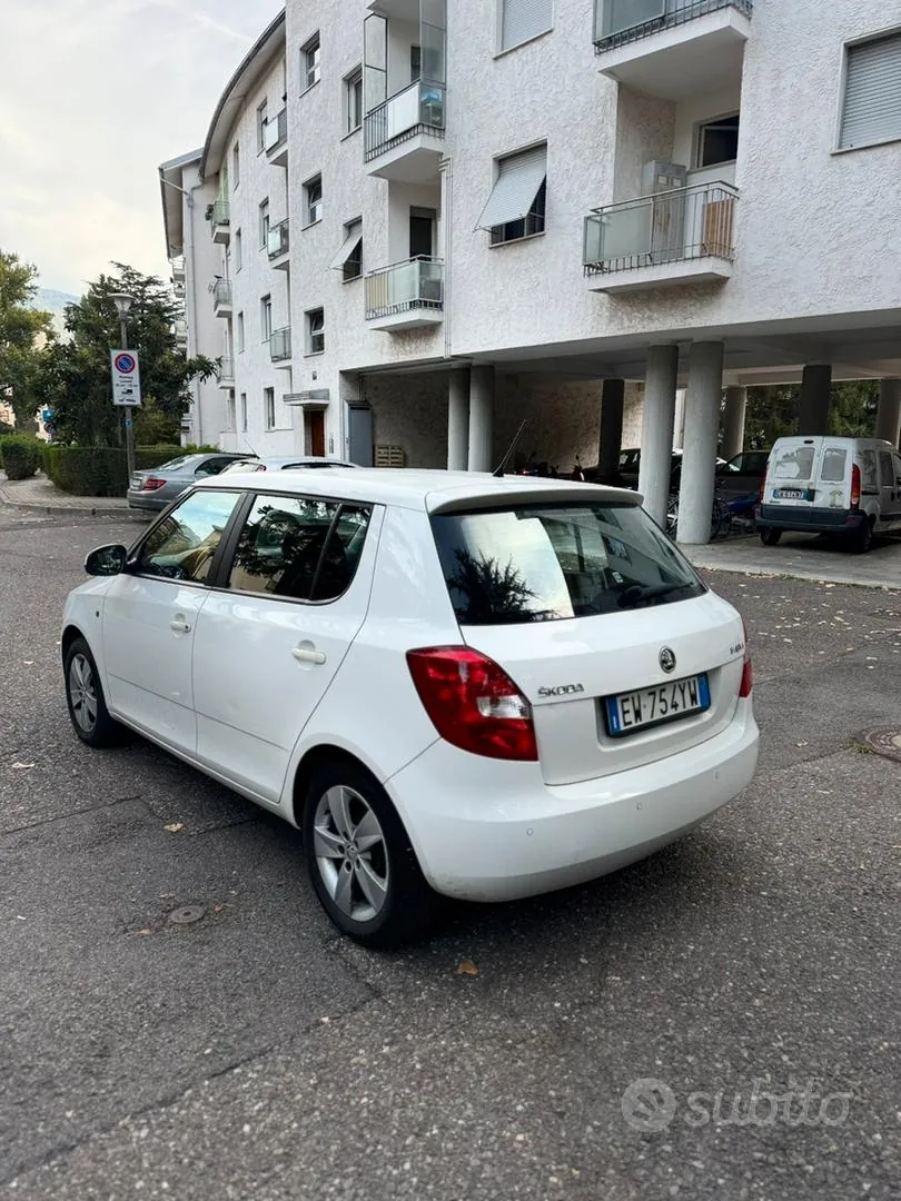 Skoda Fabia 2014 photo 5