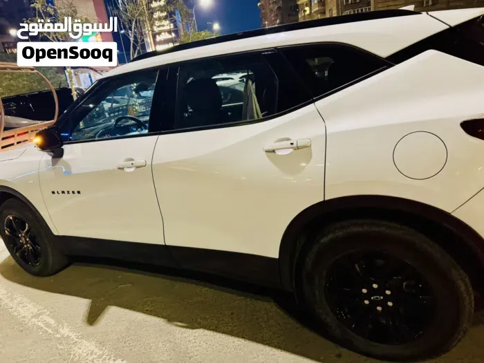 Chevrolet Blazer 2022 photo 2