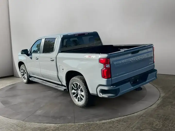 Chevrolet Silverado 1500 2024 photo 3