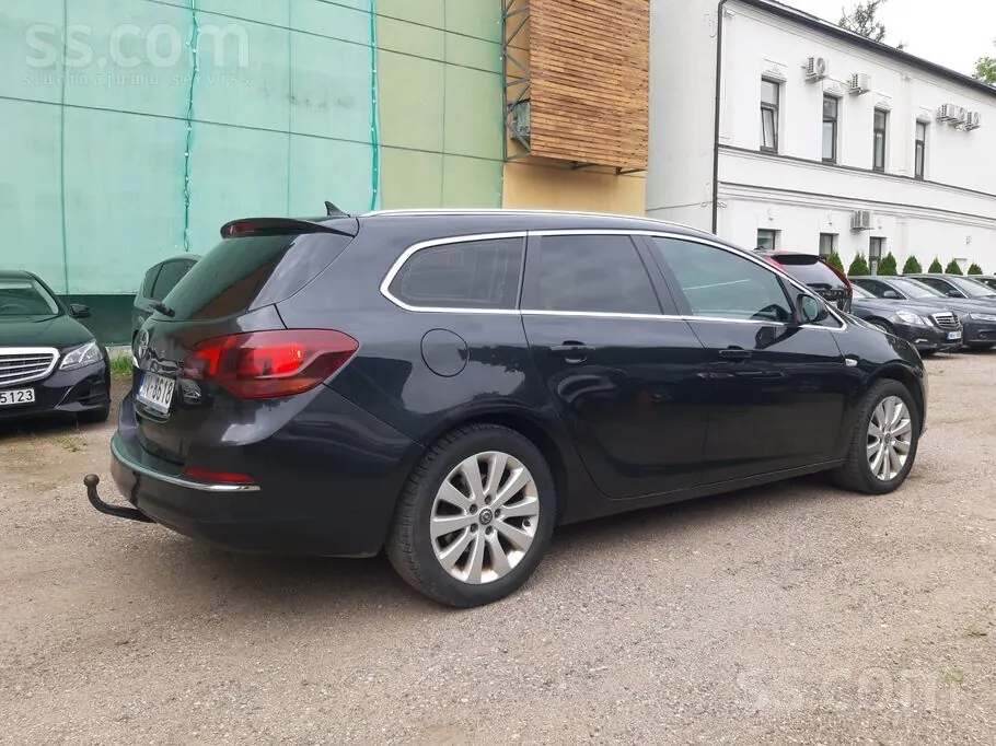 Opel Astra 2012 photo 4