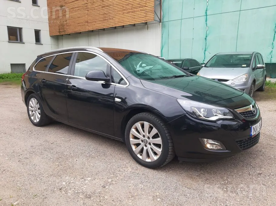 Opel Astra 2012 photo 3