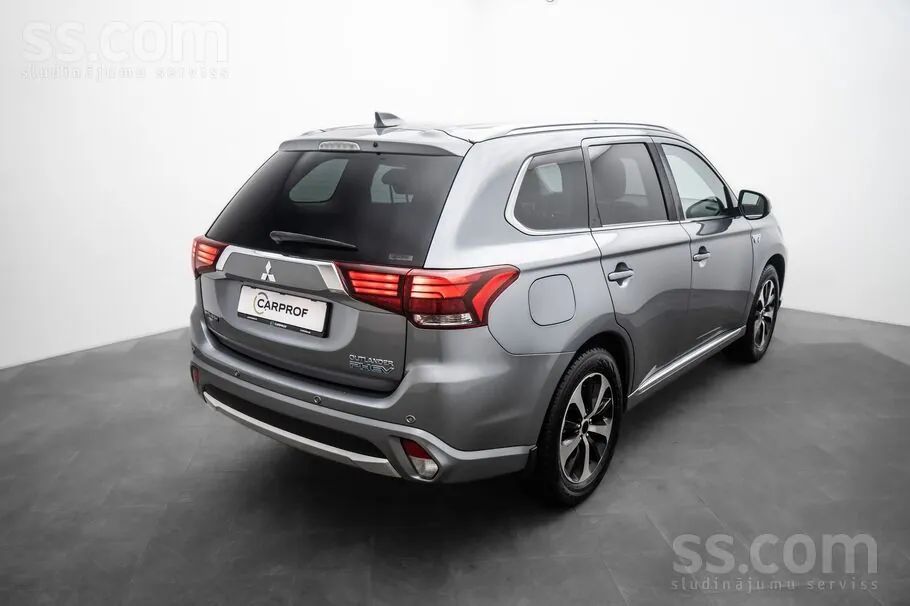 Mitsubishi Outlander 2017 photo 3