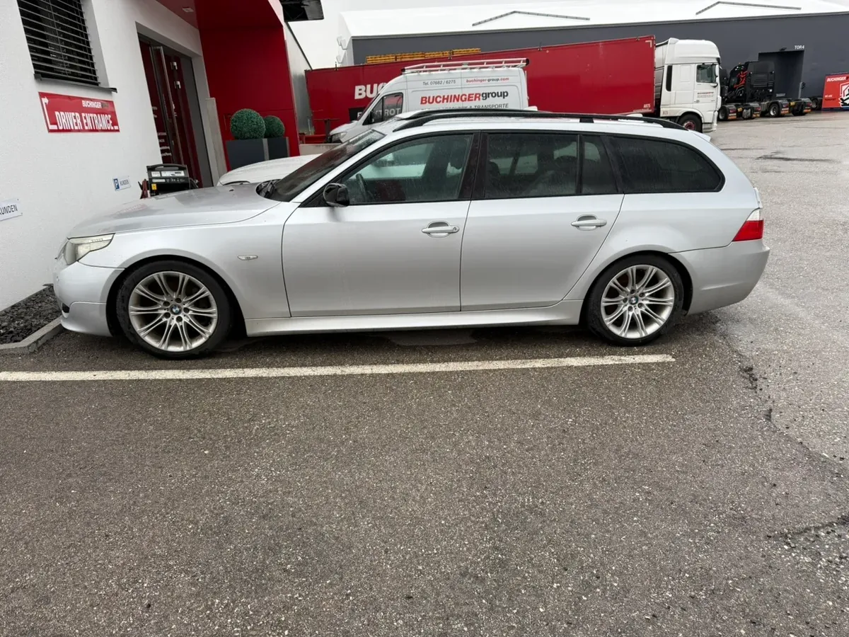 BMW 530D 2006 photo 2