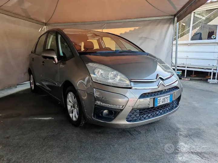 Citroen C4 2011 photo 2