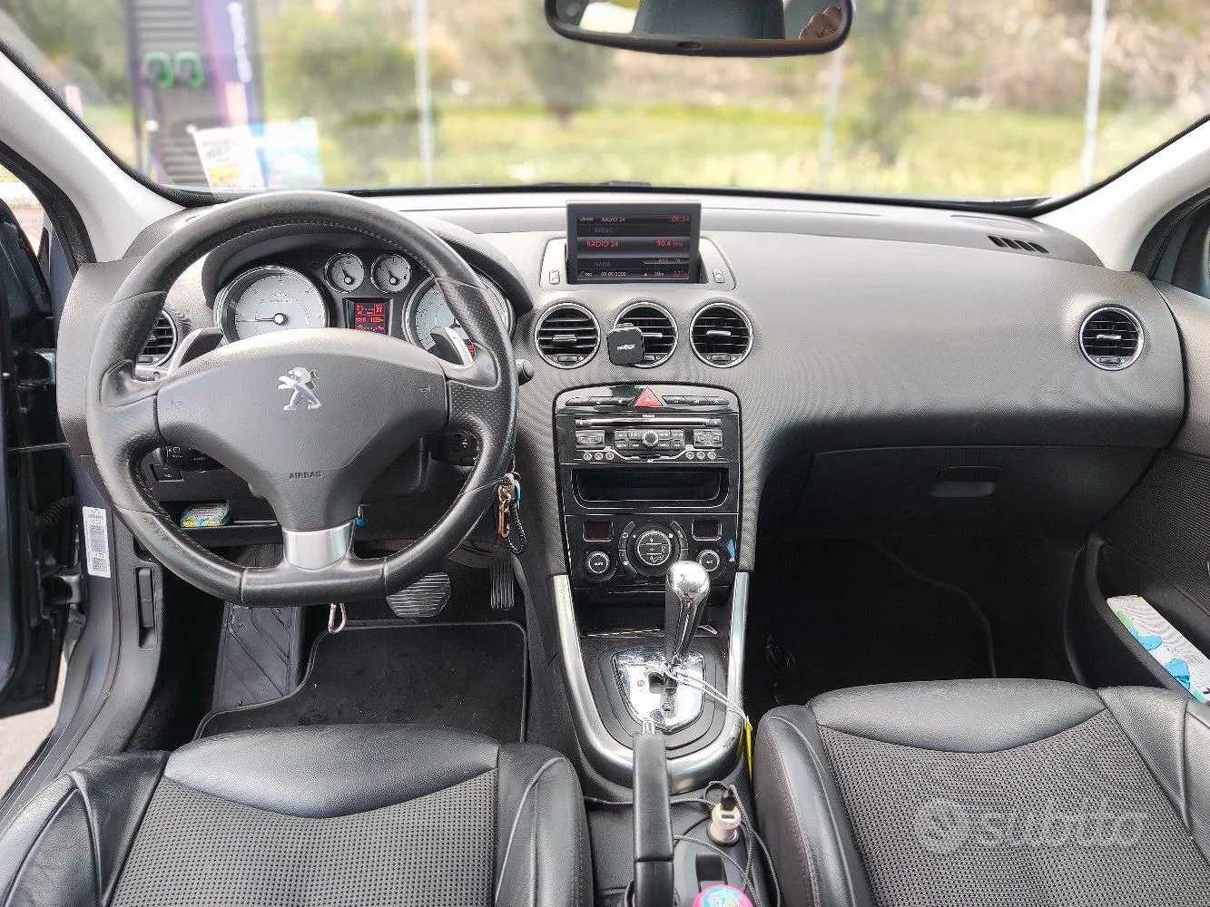 Peugeot 308 2011 photo 2
