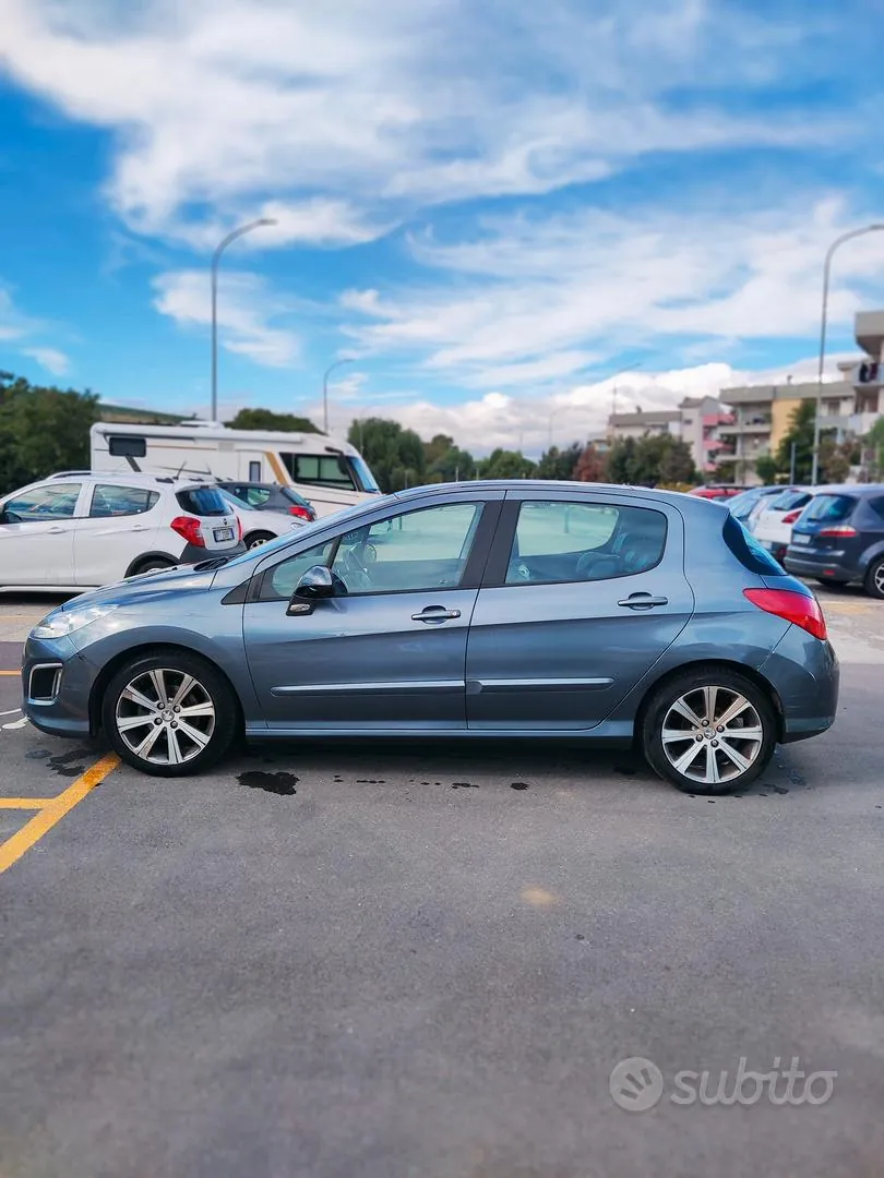 Peugeot 308 2011 photo 4