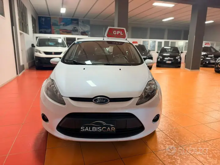 Ford Fiesta 2009 photo 2