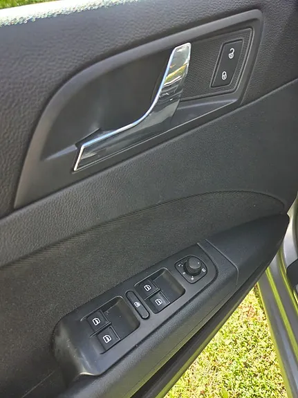 Skoda Superb 2011 photo 5