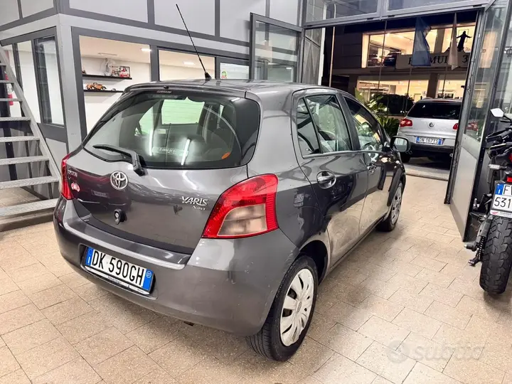 Toyota Yaris 2007 photo 4