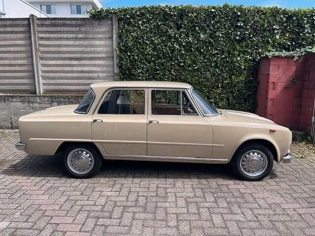 Alfa Romeo Giulia 1967 photo 4