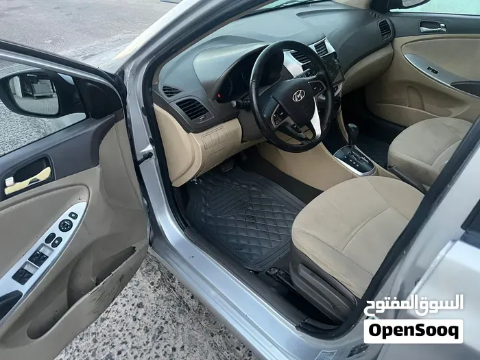 Hyundai Accent 2014 photo 4