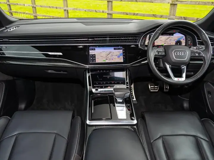 Audi Q8 2019 photo 5