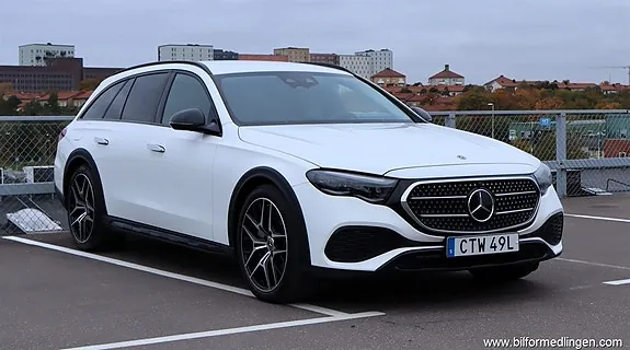 Mercedes-Benz E300 De 2024 photo 2