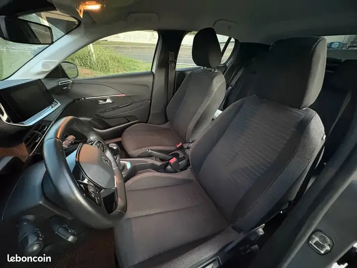 Peugeot 208 2020 photo 4