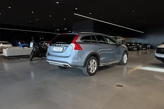 Volvo V60 Cross Country 2017 photo 3