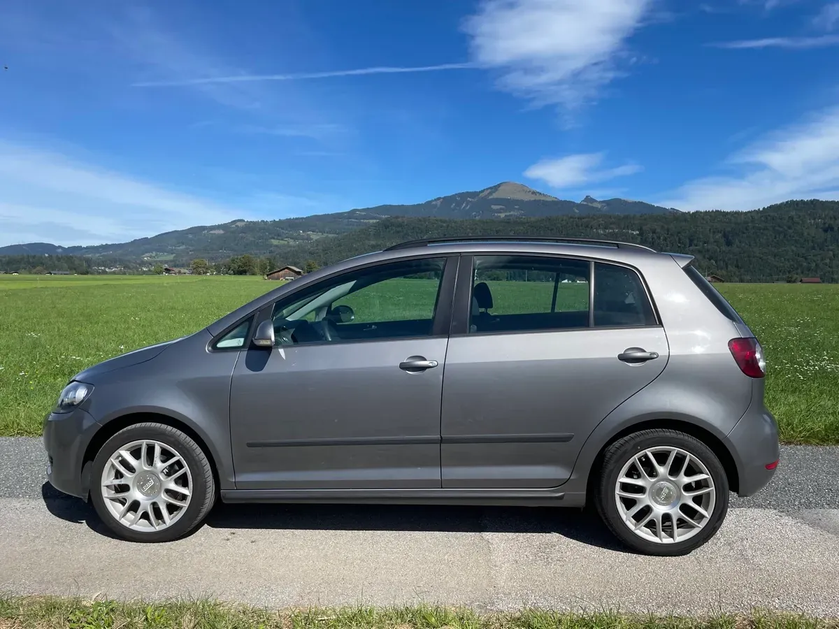 Volkswagen Golf 2009 photo 3