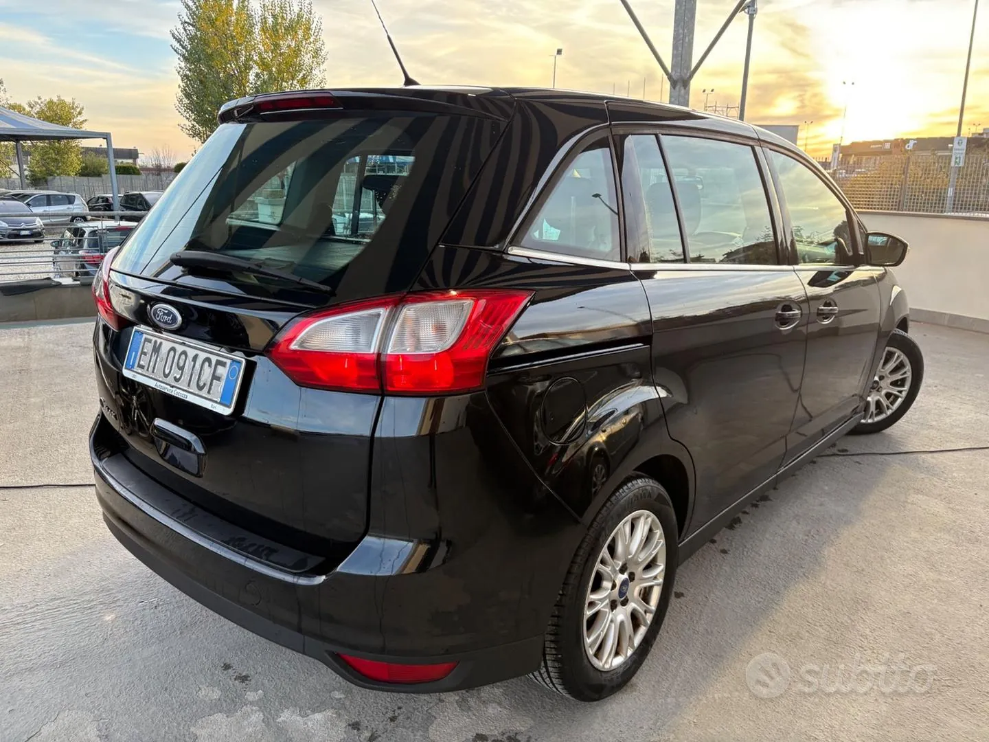 Ford C-Max 2012 photo 3