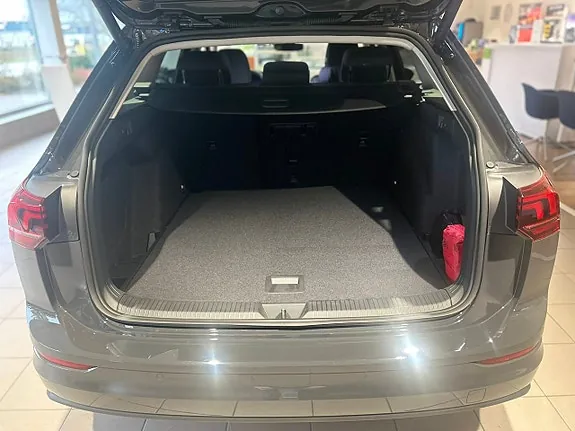 Volkswagen Golf I 2026 photo 3