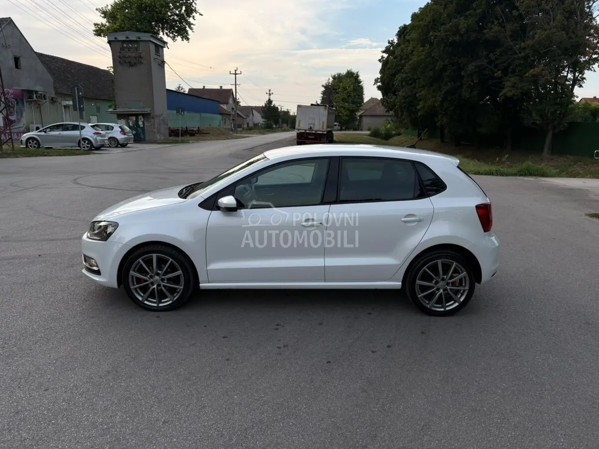 Volkswagen Polo 2014 photo 2