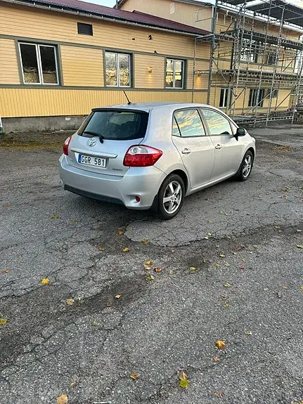 Toyota Auris 2010 photo 3