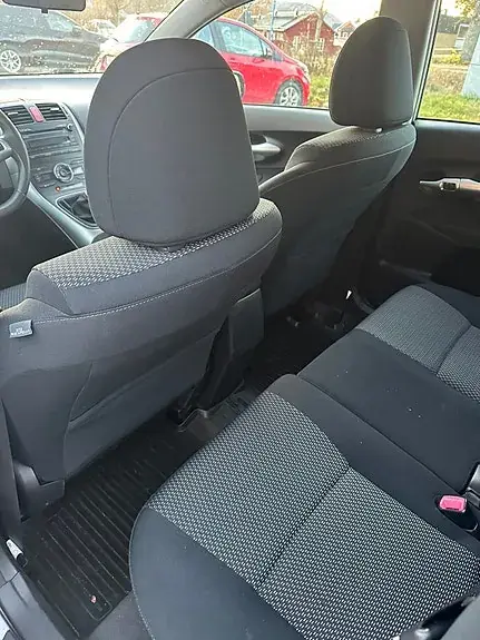 Toyota Auris 2010 photo 4