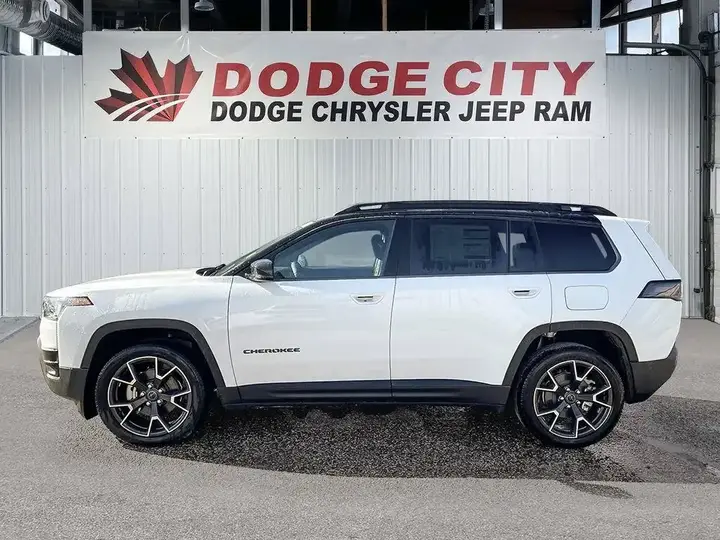 Jeep Cherokee 2026 photo 2