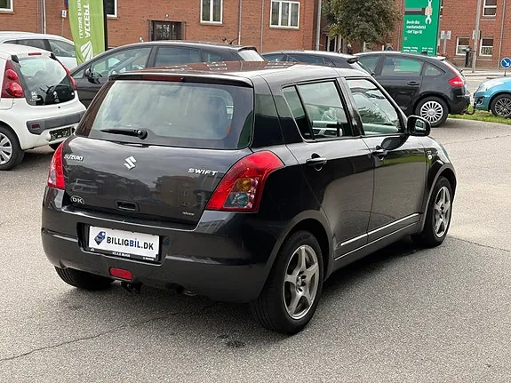 Suzuki Swift 2008 photo 2