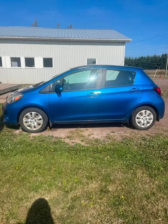 Toyota Yaris 2015 photo 2