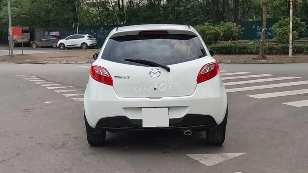 Mazda 2 2012 photo 4
