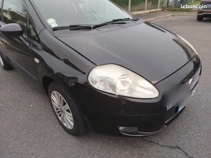 Fiat Grande Punto 2009 photo 3