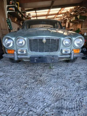 Jaguar Xj6