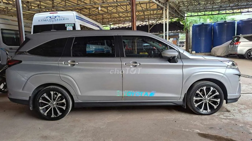 Toyota Veloz Cross 2023 photo 2