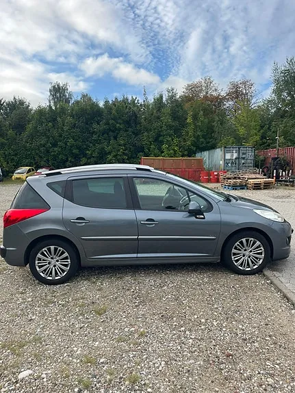 Peugeot 207 2011 photo 4