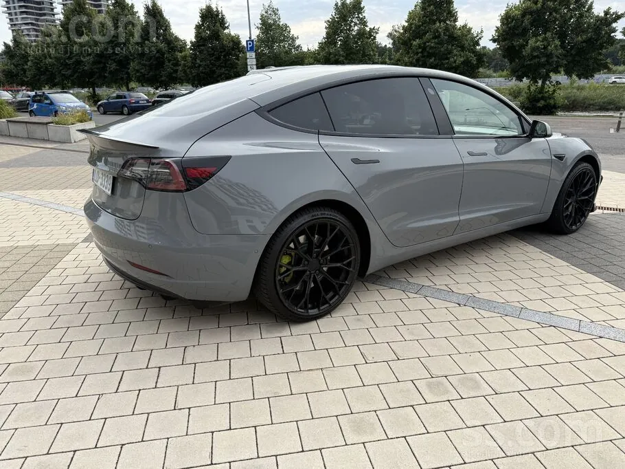 Tesla Model 3 2020 photo 3