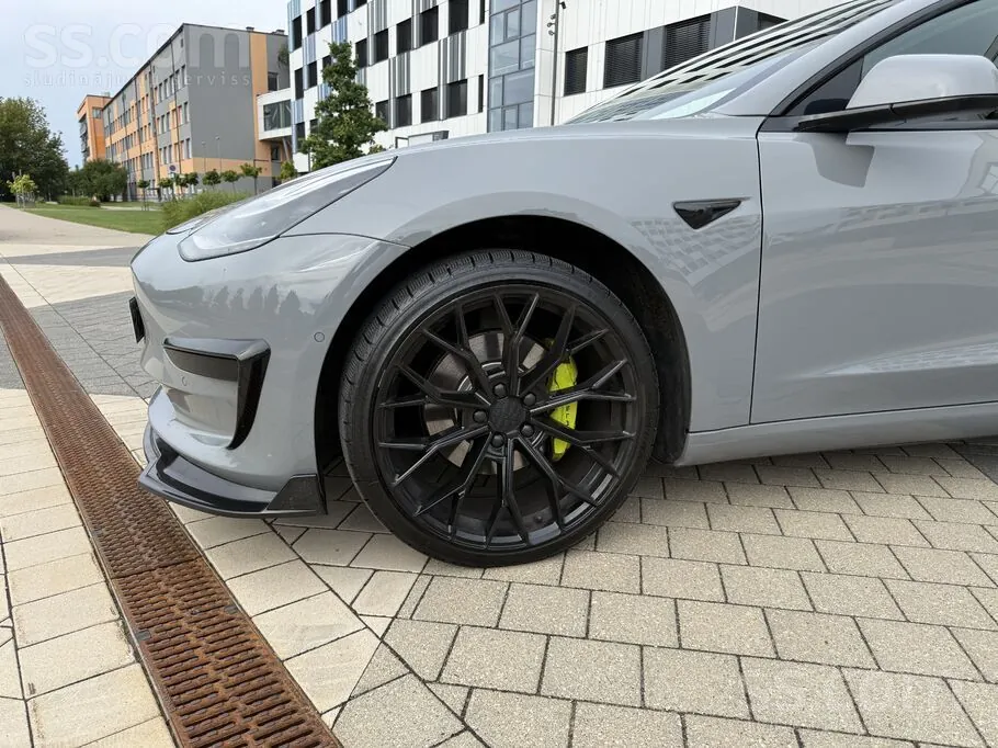 Tesla Model 3 2020 photo 2