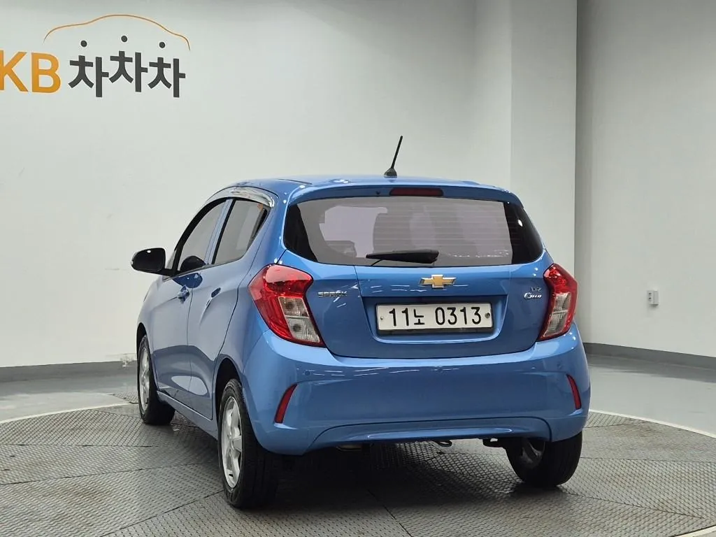 Chevrolet Spark 2017 photo 2