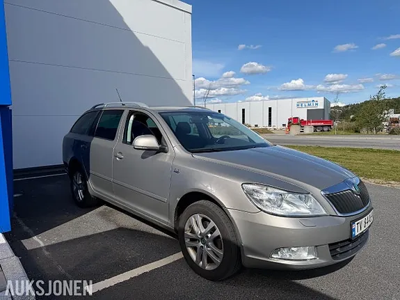 Skoda Octavia 2013 photo 3