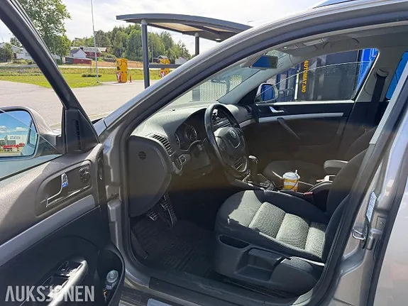 Skoda Octavia 2013 photo 5
