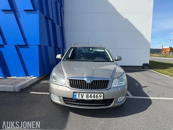 Skoda Octavia 2013 photo 2