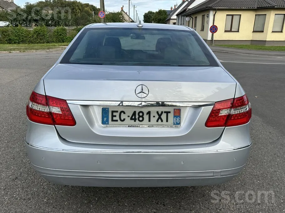 Mercedes-Benz E220 2010 photo 5