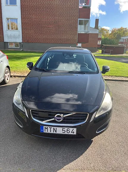 Volvo S60 2012 photo 2