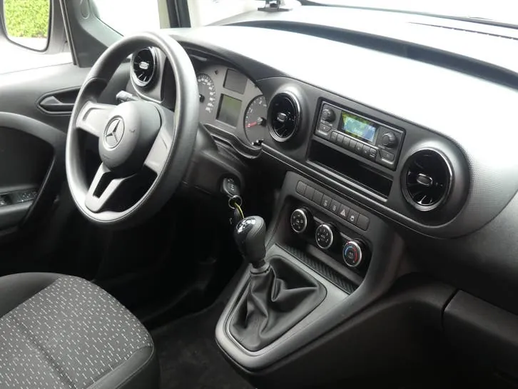 Mercedes-Benz Citan 2024 photo 2