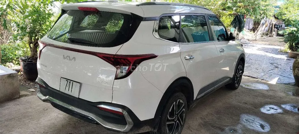 Kia Carens 2024 photo 2