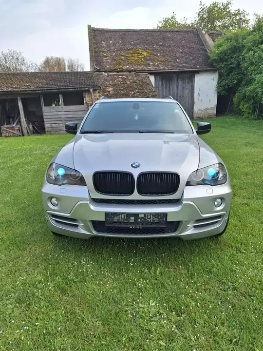 BMW X5 2009 photo 2