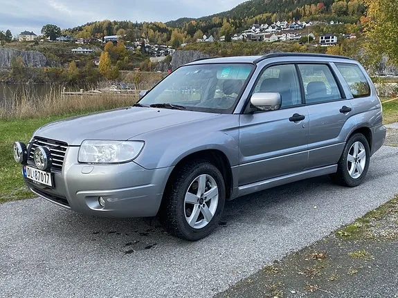 Subaru Forester 2008 photo 2